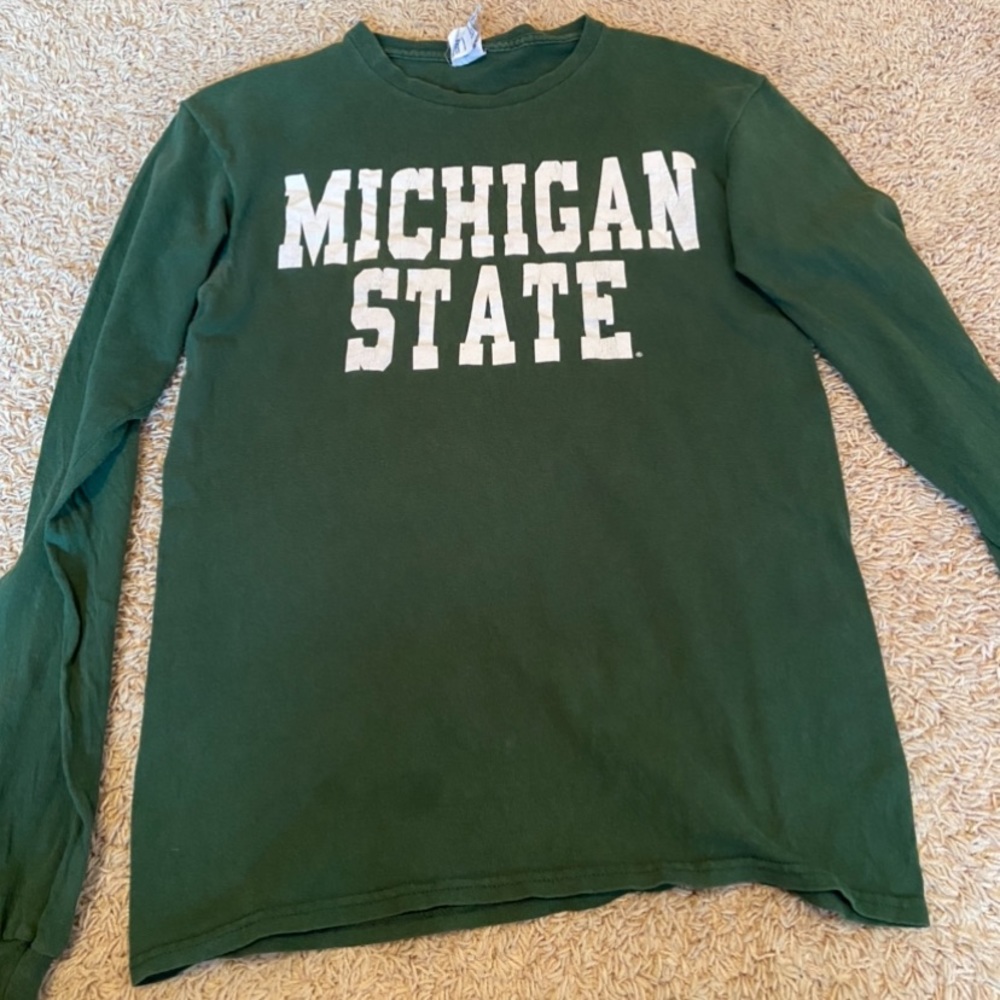 long sleeve green michigan state shirt